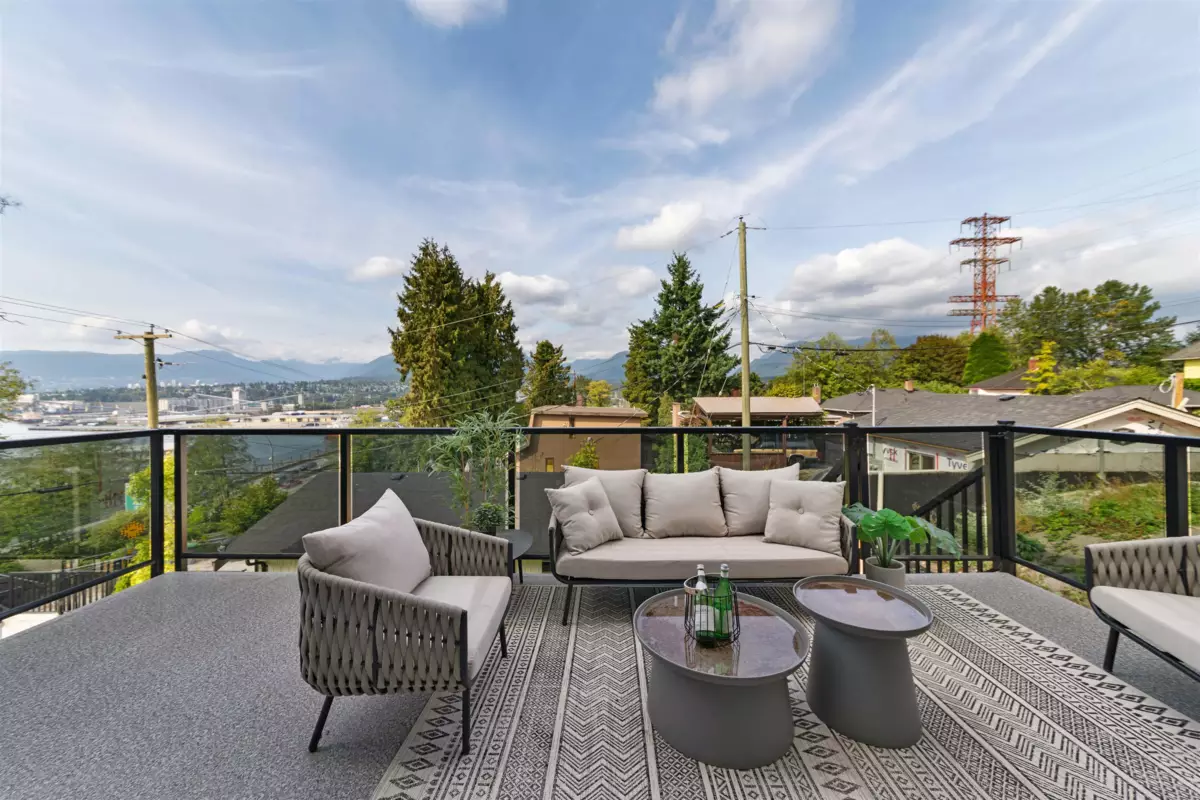 Primary Bathroom Photo of 3615 Yale Street, Vancouver, BC