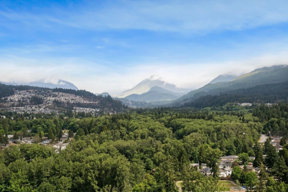 Backyard Photo of 2504 2789 Shaughnessy Street, Port Coquitlam, BC