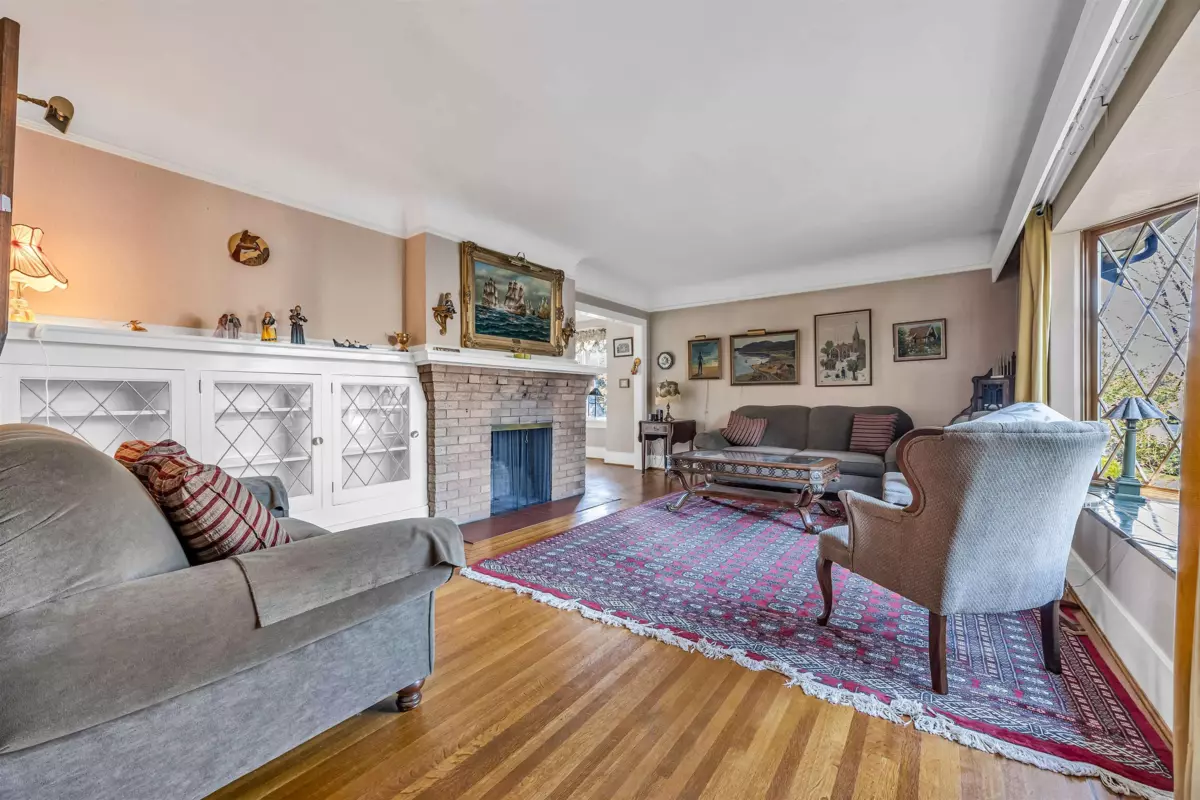 Family Room Photo of 5041 Cypress Street, Vancouver, BC