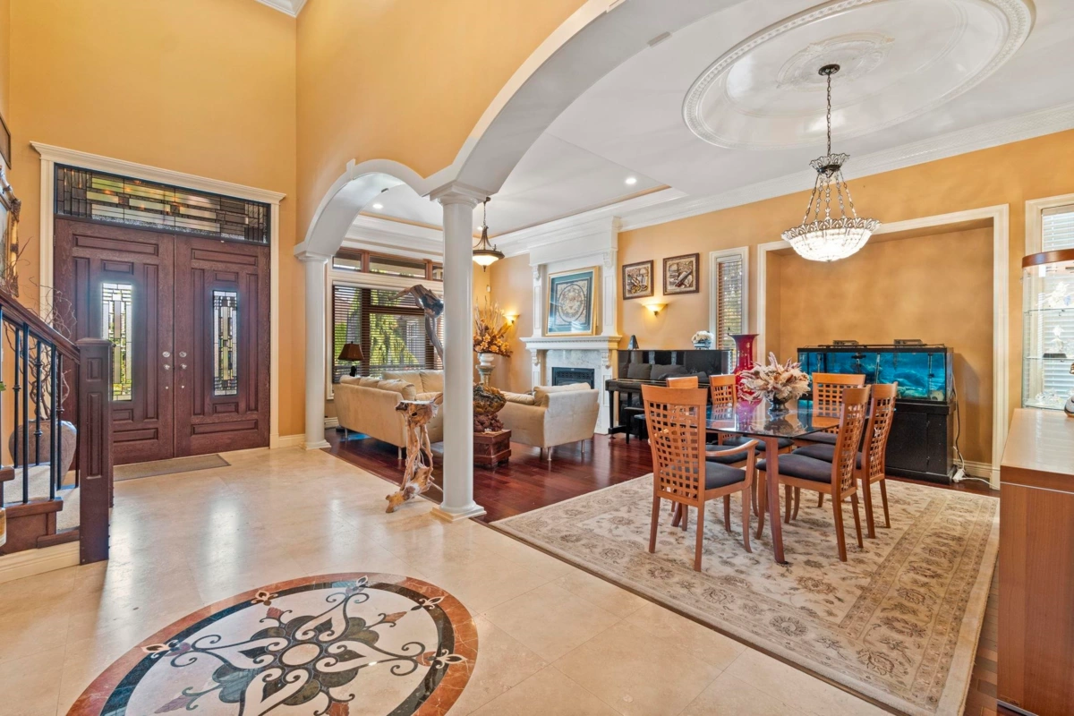 Dining Area Photo of 16308 91a Avenue, Surrey, BC
