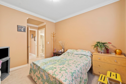 Hallway Photo of 16308 91a Avenue, Surrey, BC