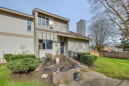 6074 E Greenside Drive, Surrey, BC, Surrey — Townhouse for sale