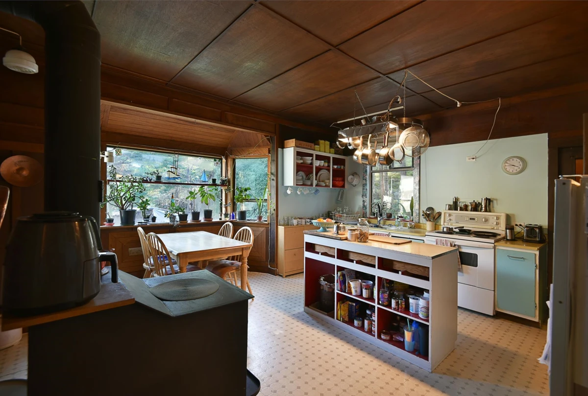 Dining Area Photo of 5066 Sherman Lane, Halfmoon Bay, BC
