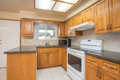 Breakfast Nook Photo of 1570 1572 Giles Place, Burnaby, BC