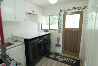 Laundry Room Photo of 6601 Hyland Place, Delta, BC