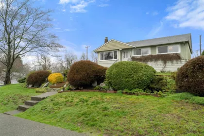 462 W 26th Street, North Vancouver, BC, North Vancouver — Single Family Residence for sale