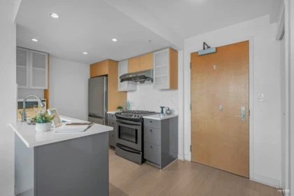 Walk-In Closet Photo of 708 7080 No 3 Road, Richmond, BC