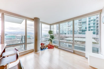 Walk-In Closet Photo of 402 590 Nicola Street, Vancouver, BC