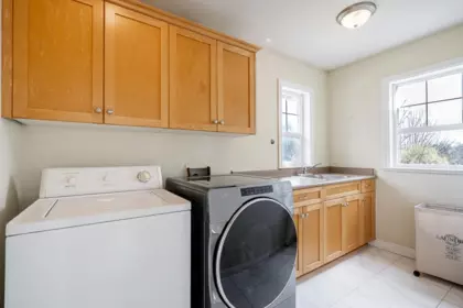 Hallway Photo of 9833 182 Street, Surrey, BC