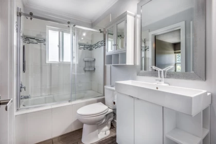 Guest Bathroom Photo of 50 34332 Maclure Road, Abbotsford, BC