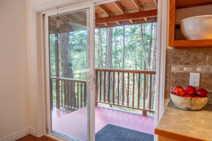 Basement Recreation Room Photo of 9868 Castle Road, Pender Island, BC