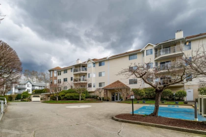 Community Amenities Photo (Clubhouse) of 203 22611 116 Avenue, Maple Ridge, BC