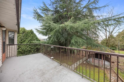Swimming Pool Photo of 5553 181a Street, Surrey, BC