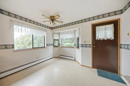 Walk-In Closet Photo of 5553 181a Street, Surrey, BC