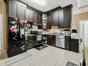 Laundry Room Photo of 819 Clearbrook Road, Abbotsford, BC