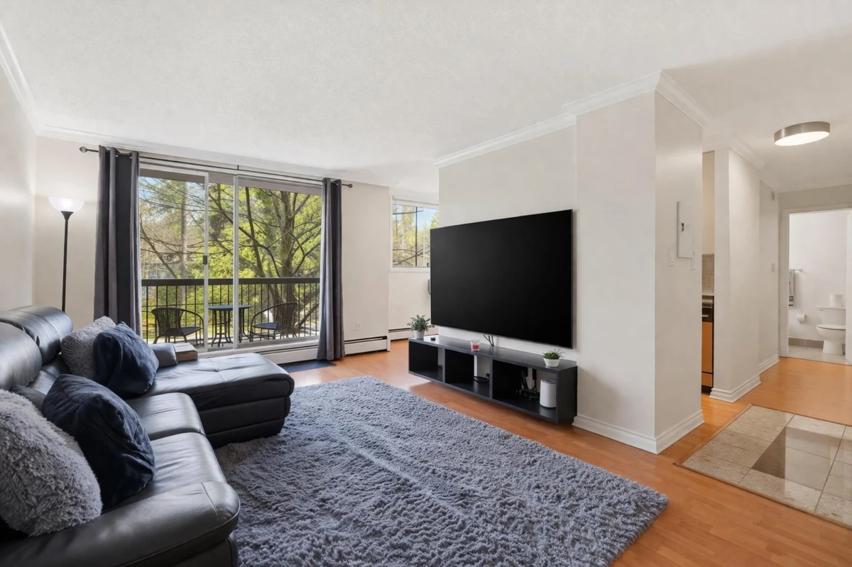 Dining Area Photo of 405 320 Royal Avenue, New Westminster, BC