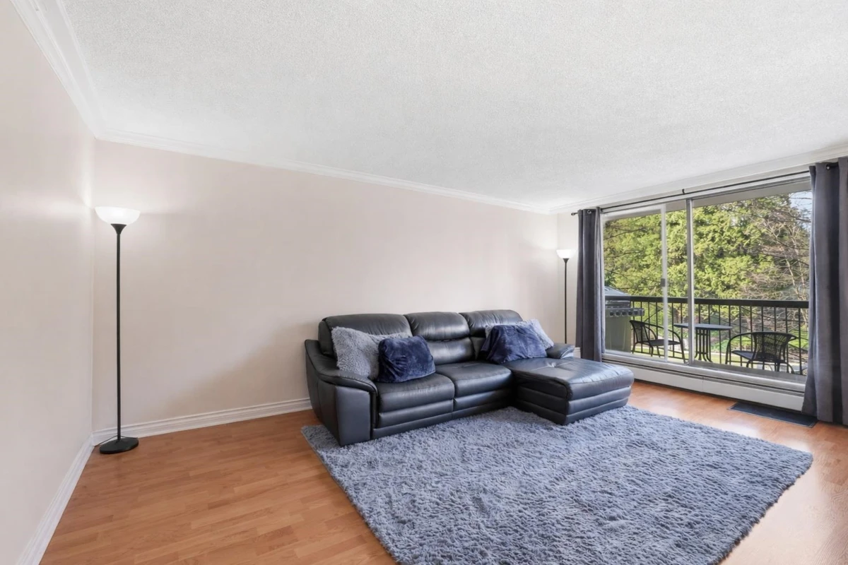 Family Room Photo of 405 320 Royal Avenue, New Westminster, BC