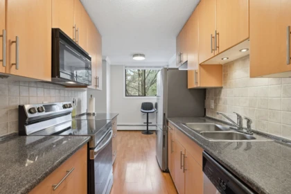 Breakfast Nook Photo of 405 320 Royal Avenue, New Westminster, BC