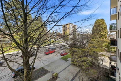 Laundry Room Photo of 405 320 Royal Avenue, New Westminster, BC