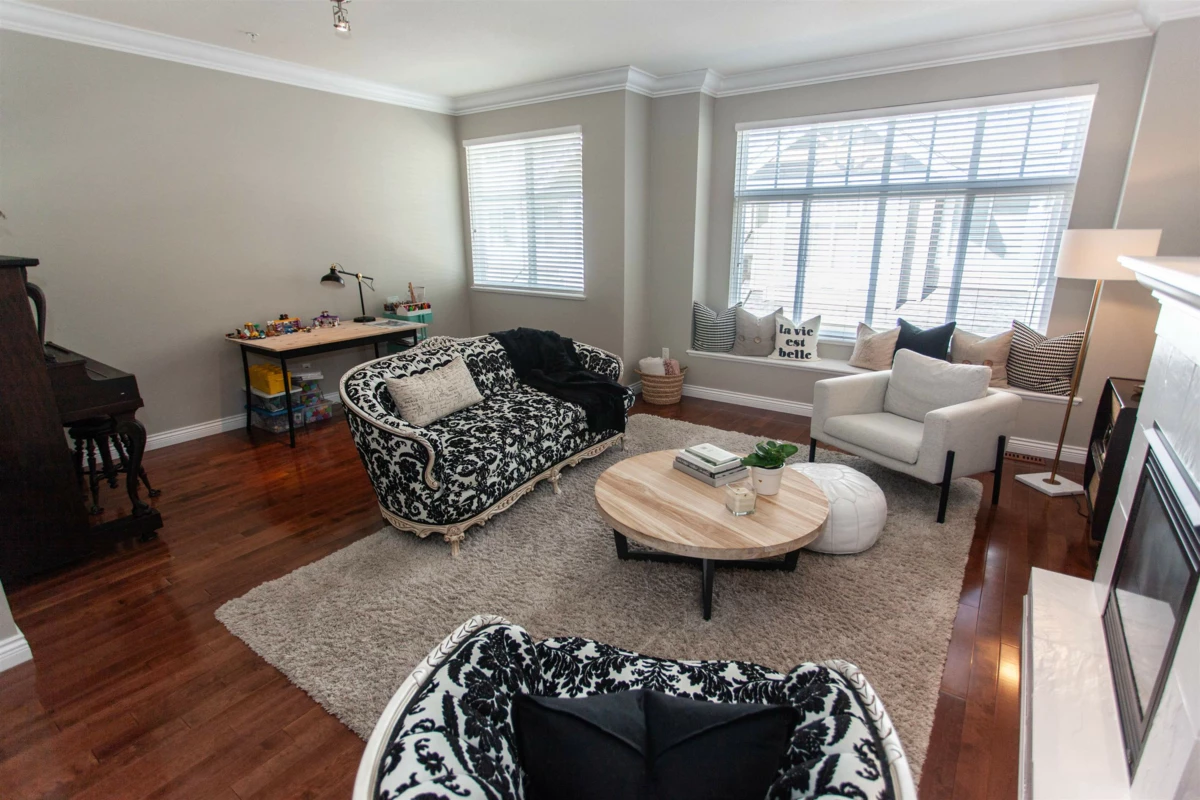 Living Room Photo of 42 21704 96 Avenue, Langley, BC