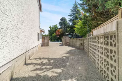 Garden / Landscaping Photo of 1204 Nestor Street, Coquitlam, BC