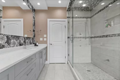 Laundry Room Photo of 12768 97a Avenue, Surrey, BC