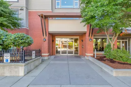 109 33539 Holland Avenue, Abbotsford, BC, Abbotsford — Apartment/Condo for sale