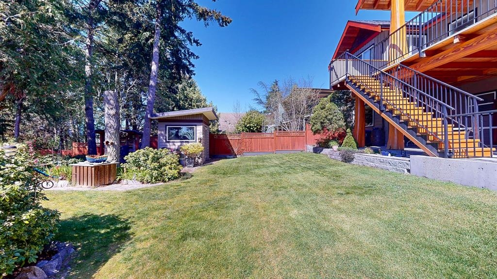 Family Room Photo of 4759 Laurel Avenue, Sechelt, BC