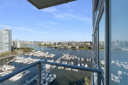 1906 1228 Marinaside Crescent, Vancouver, BC, Vancouver — Apartment/Condo for sale