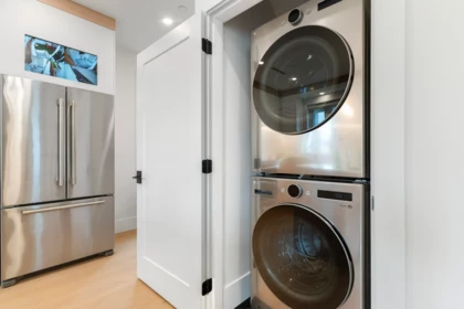 Powder Room Photo of 2 4257 Beatrice Street, Vancouver, BC