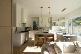2 864 E 16th Avenue, Vancouver, BC