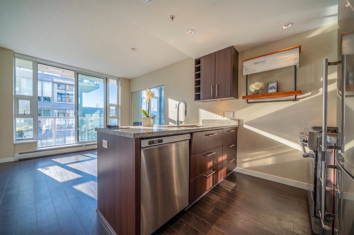 Dining Area Photo of 707 108 W 1st Avenue, Vancouver, BC
