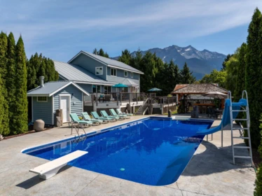 7569 Oberson Road, Pemberton, BC, Pemberton Meadows — 5 bed single family residence for sale