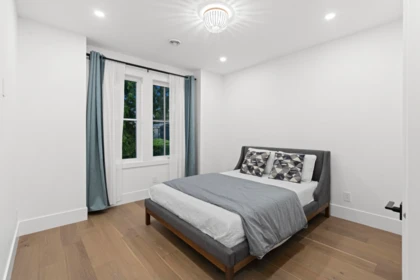 Hallway Photo of 13026 16 Avenue, Surrey, BC