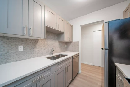 Primary Bathroom Photo of 326 8500 Lansdowne Road, Richmond, BC