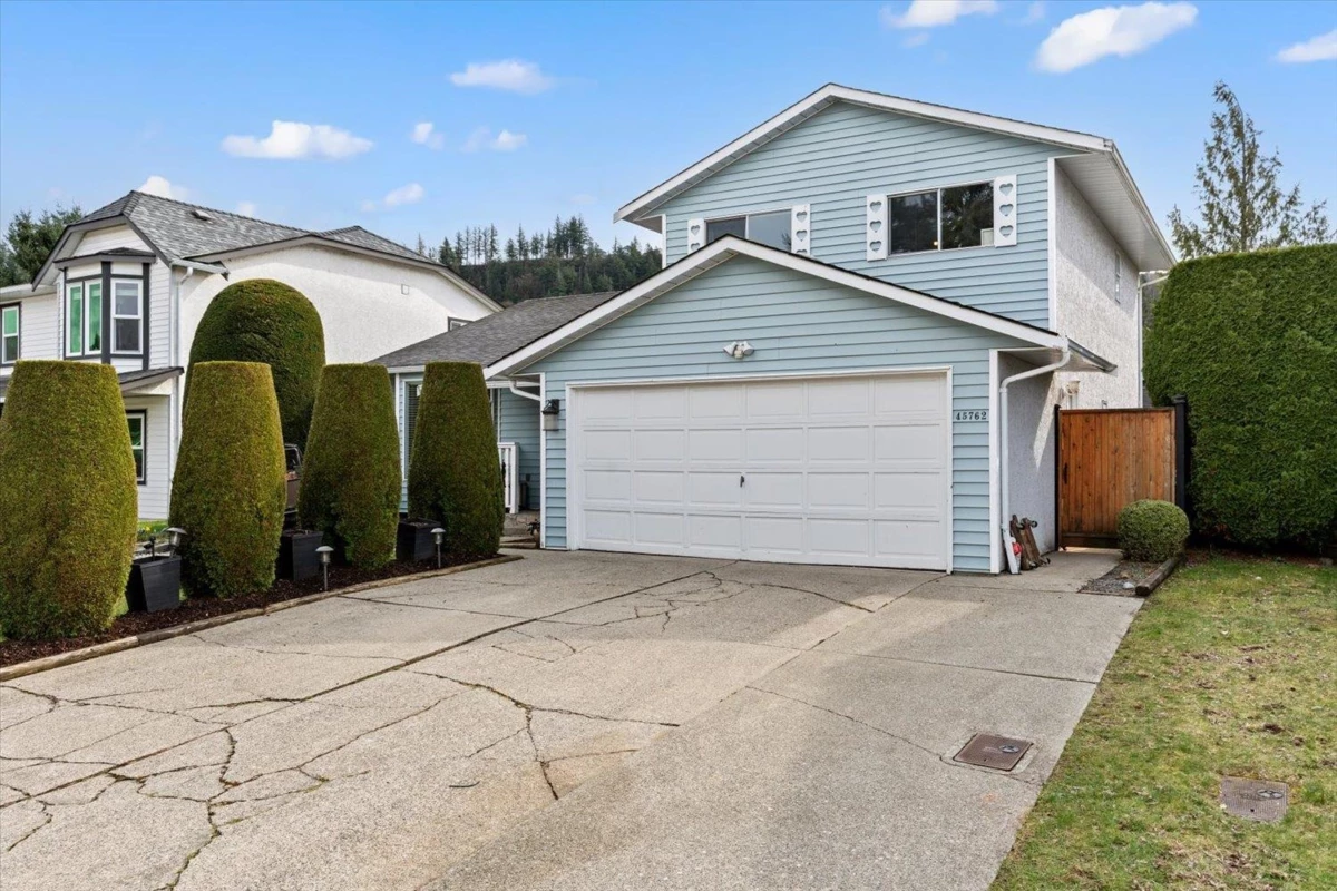 Living Room Photo of 45762 Timothy Avenue, Chilliwack, BC