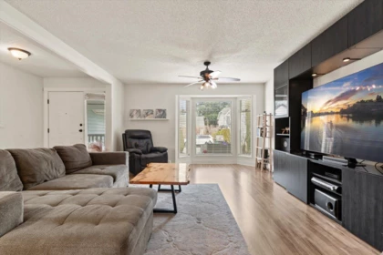 Kitchen Island Photo of 45762 Timothy Avenue, Chilliwack, BC