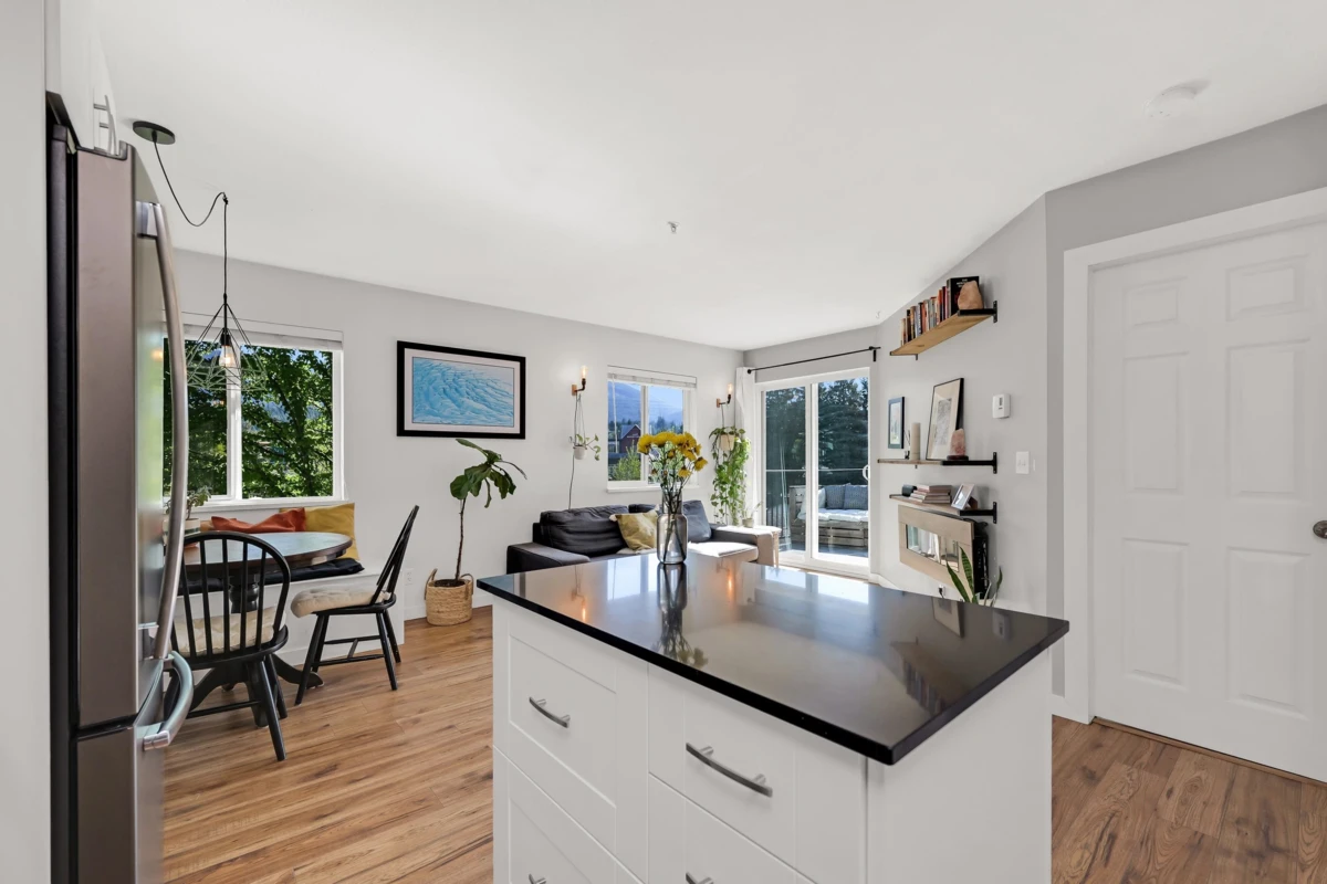 Dining Area Photo of C311 40140 Willow Crescent, Squamish, BC