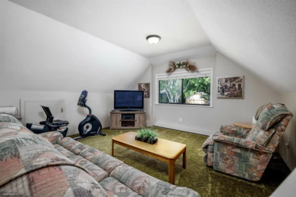 Hallway Photo of 16116 13a Avenue, Surrey, BC