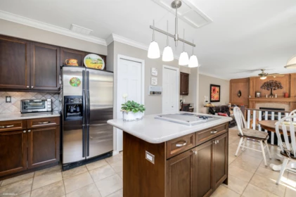 Kitchen Island Photo of 16116 13a Avenue, Surrey, BC