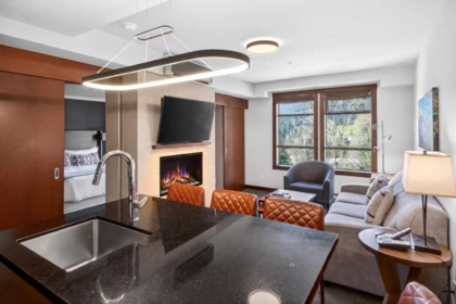 314B 2020 London Lane, Whistler, BC, Whistler — Apartment/Condo for sale