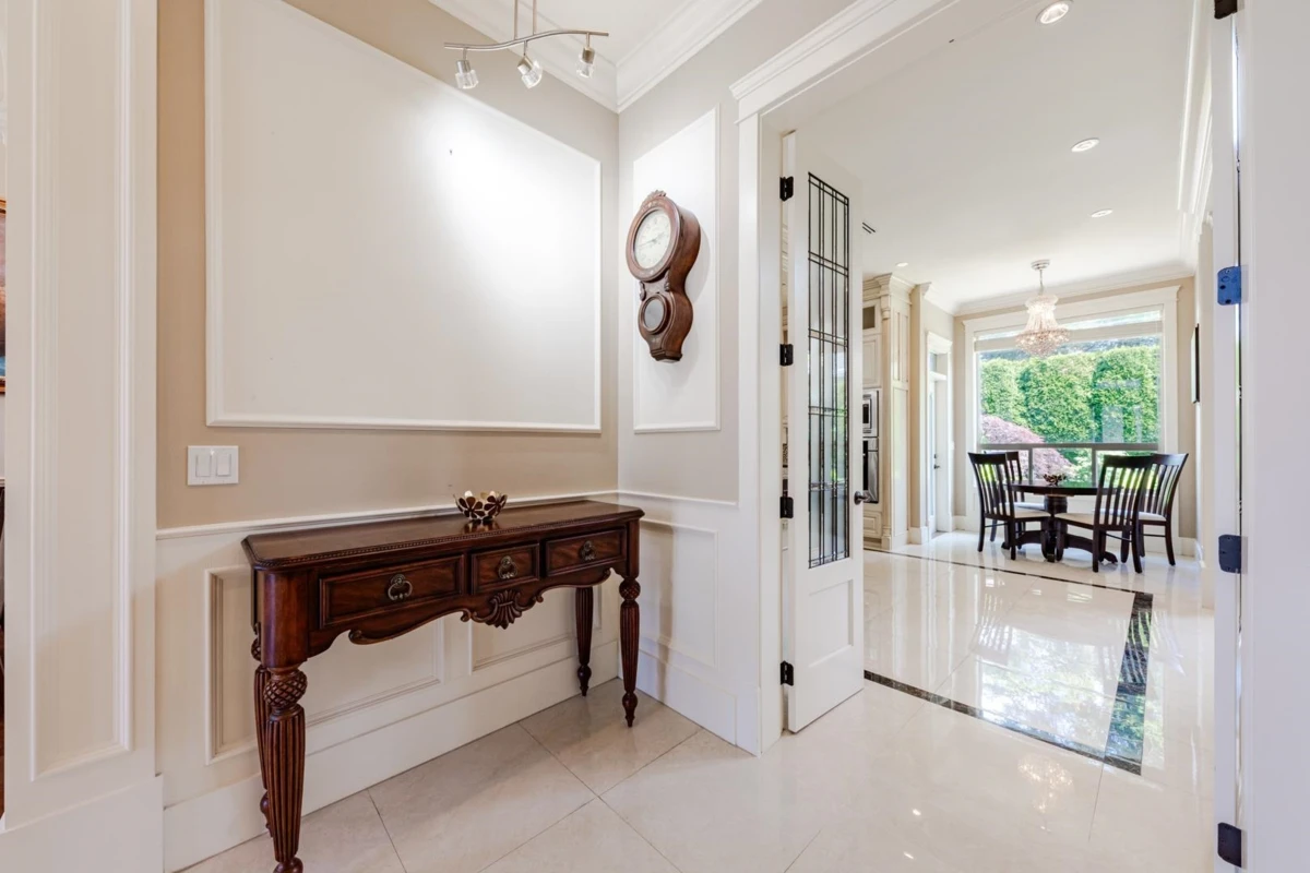Living Room Photo of 5628 Gibbons Drive, Richmond, BC
