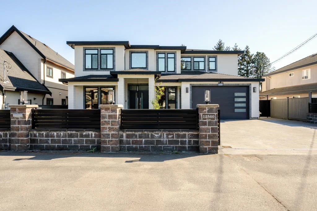 Family Room Photo of 12560 90 Avenue, Surrey, BC