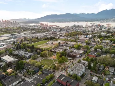 Garden / Landscaping Photo of 204 725 Commercial Drive, Vancouver, BC