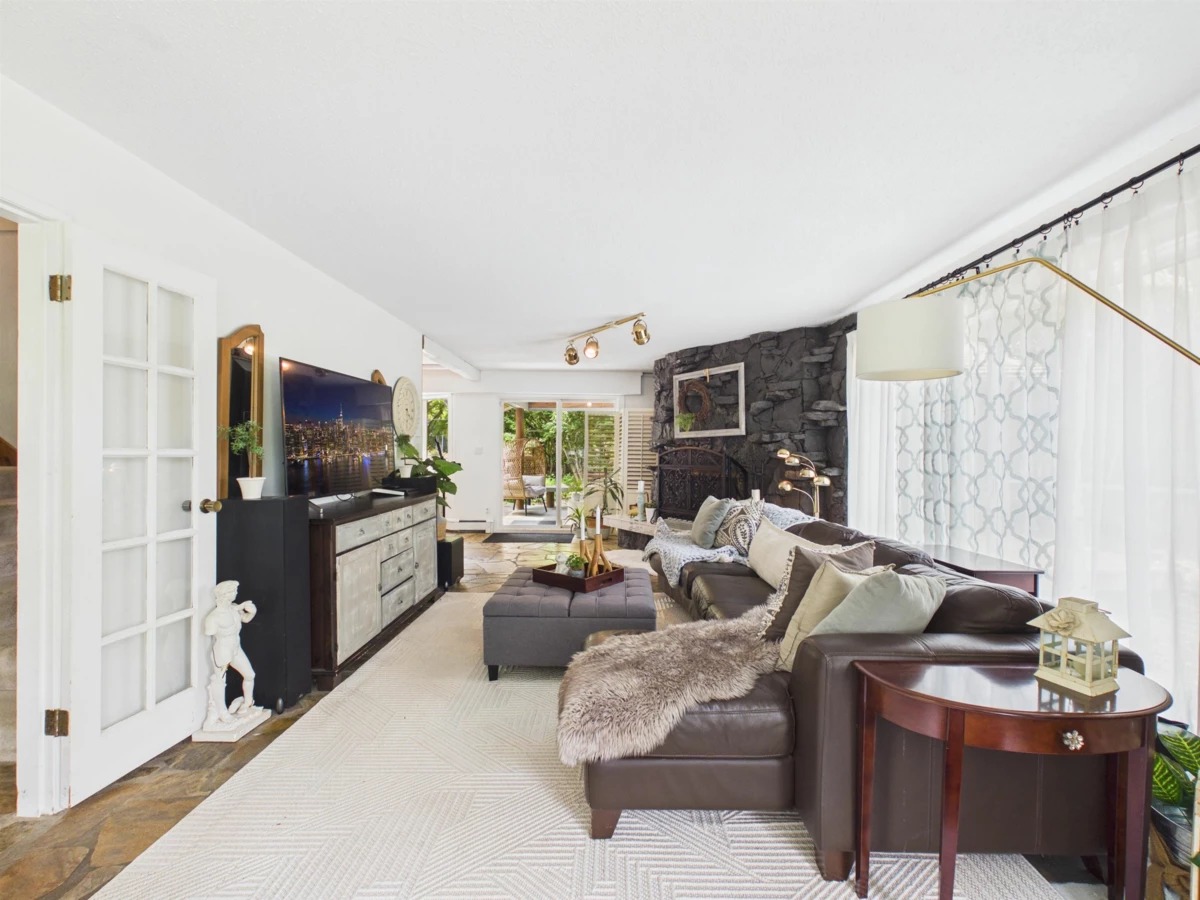 Dining Area Photo of 13205 Cedar Way, Maple Ridge, BC