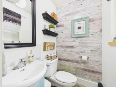 Guest Bathroom Photo of 13205 Cedar Way, Maple Ridge, BC
