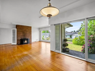 Kitchen Island Photo of 2762 Newmarket Drive, North Vancouver, BC