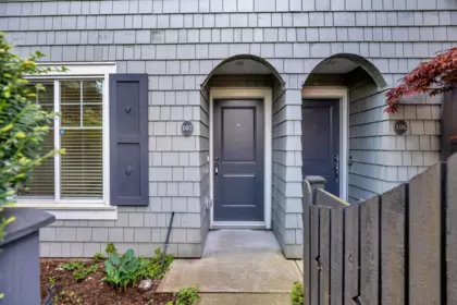 107 15230 Guildford Drive, Surrey, BC, Surrey — Townhouse for sale
