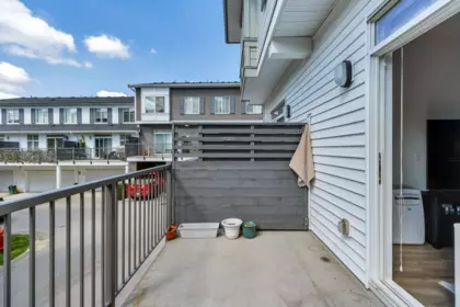 107 15230 Guildford Drive, Surrey, BC, Surrey — Townhouse for sale