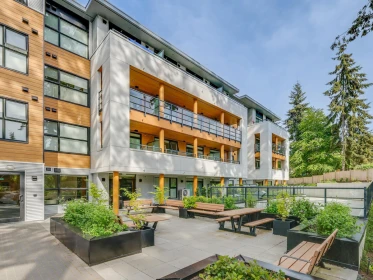Swimming Pool Photo of 134 2635 King George Boulevard, Surrey, BC